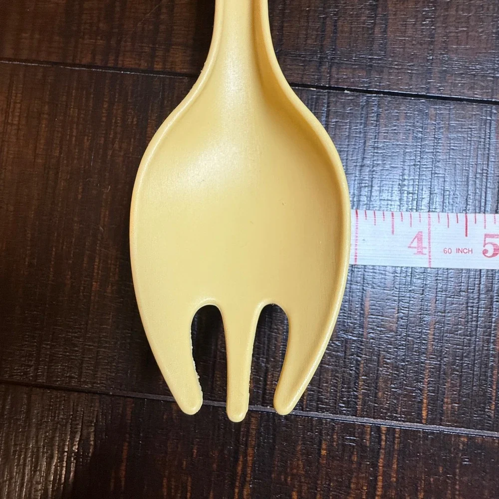 Vintage Tupperware Harvest Gold Yellow Salad Tongs 2 Serving Spoons 11.5